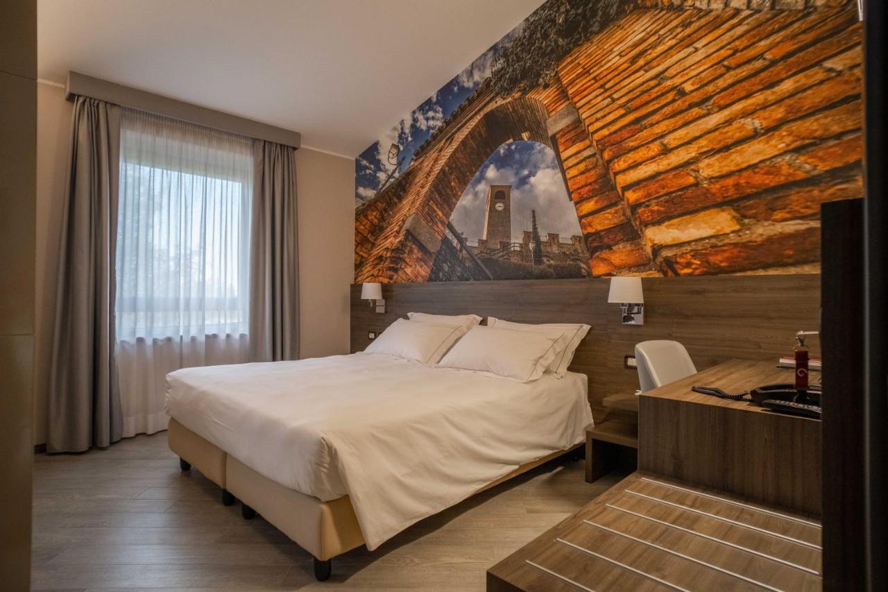 Hotel Guerro Кастелветро ди Модена Екстериор снимка