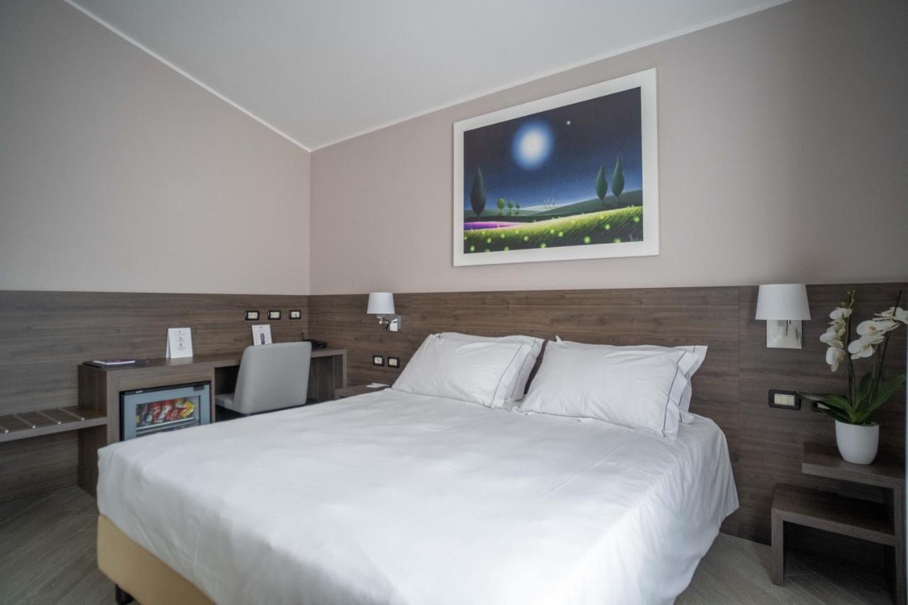 Hotel Guerro Кастелветро ди Модена Екстериор снимка