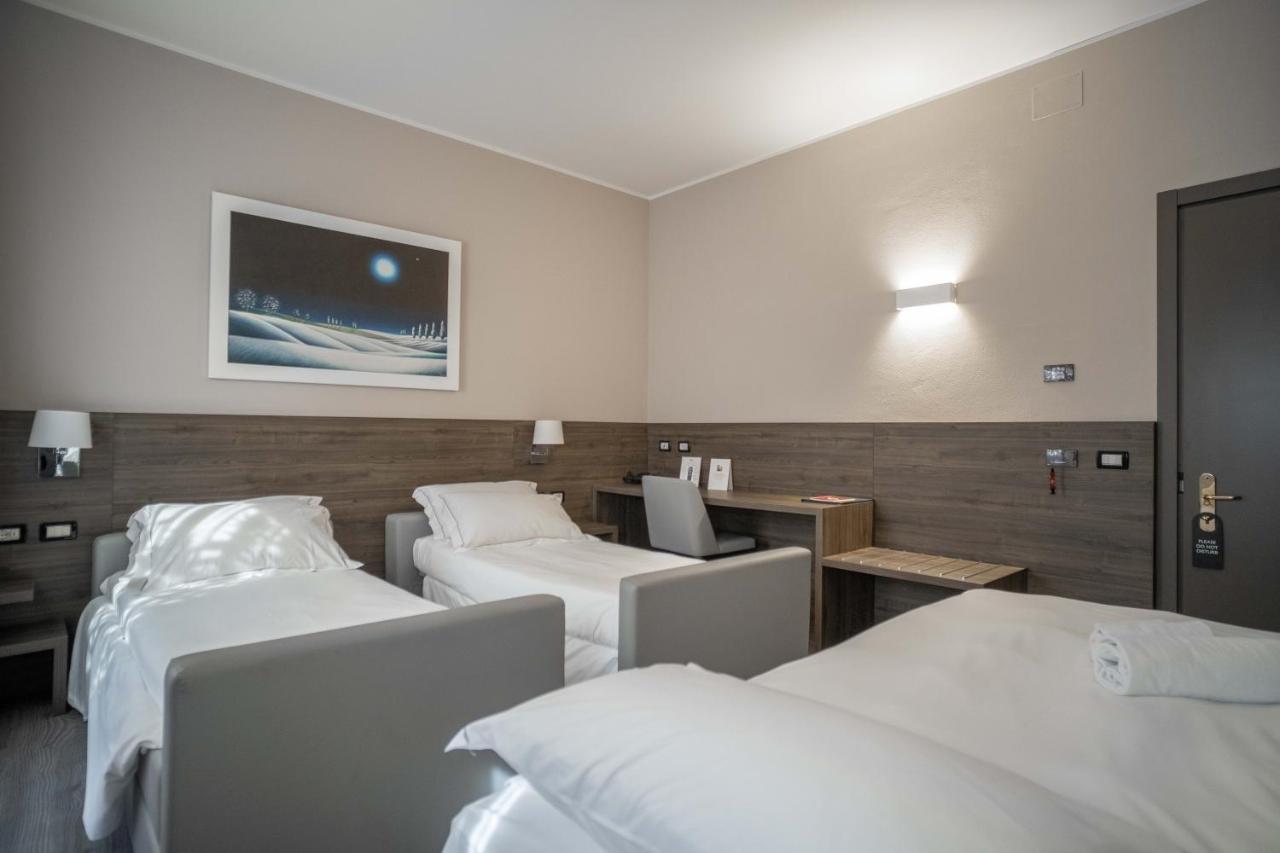 Hotel Guerro Кастелветро ди Модена Екстериор снимка