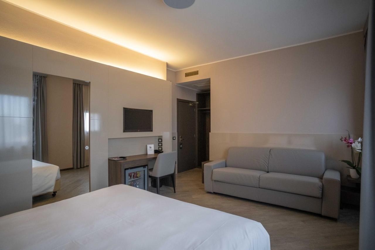 Hotel Guerro Кастелветро ди Модена Екстериор снимка