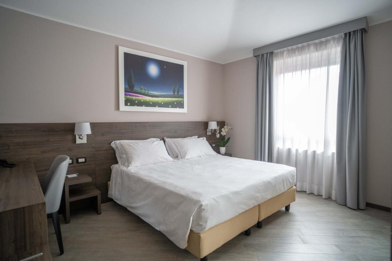 Hotel Guerro Кастелветро ди Модена Екстериор снимка