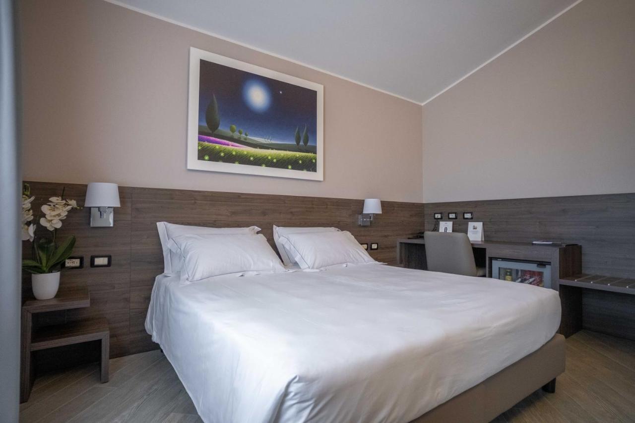 Hotel Guerro Кастелветро ди Модена Екстериор снимка