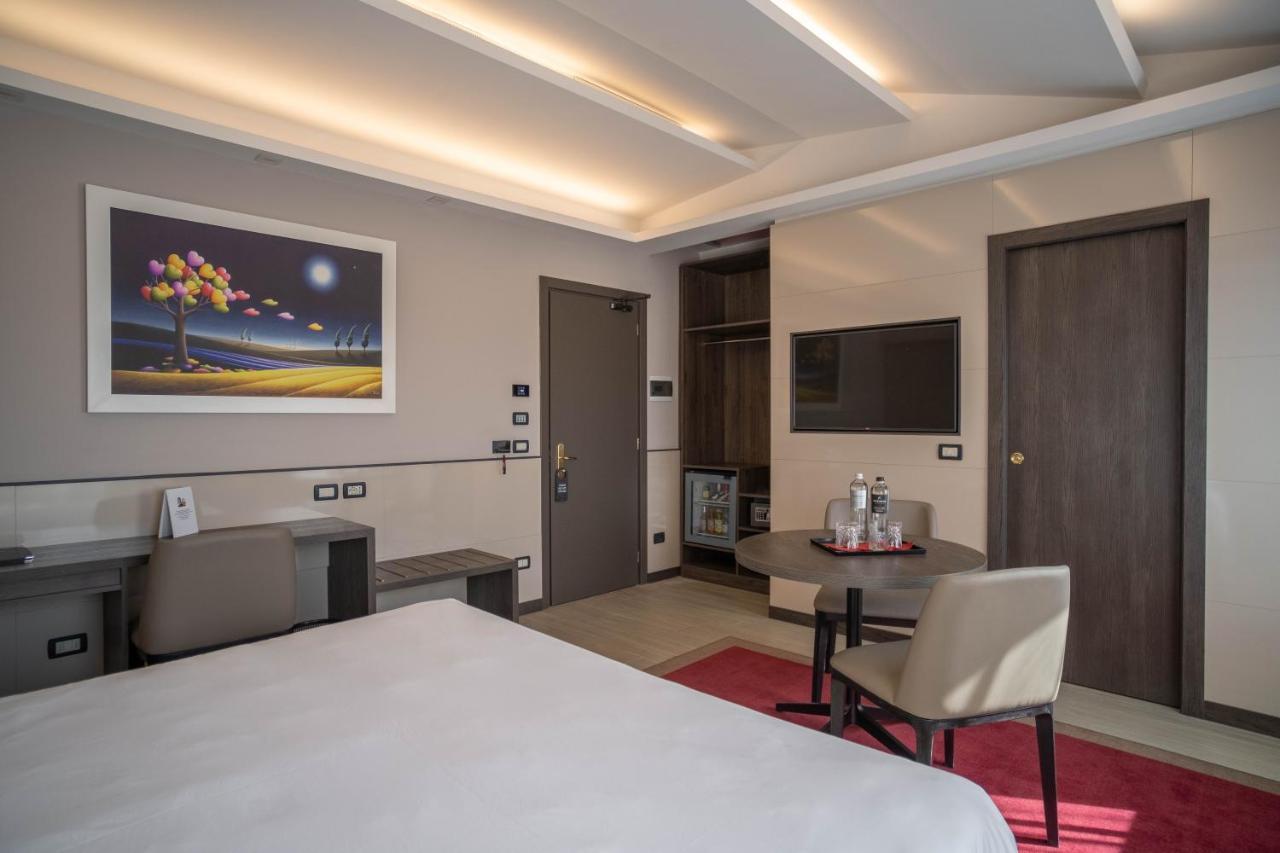 Hotel Guerro Кастелветро ди Модена Екстериор снимка