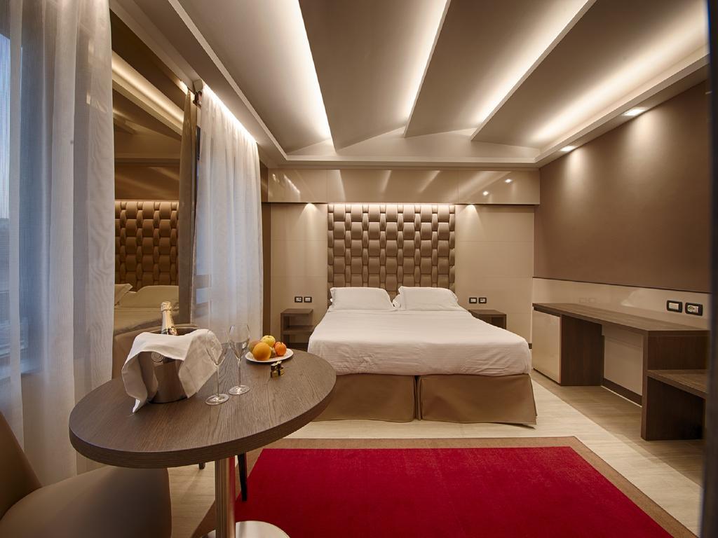Hotel Guerro Кастелветро ди Модена Екстериор снимка